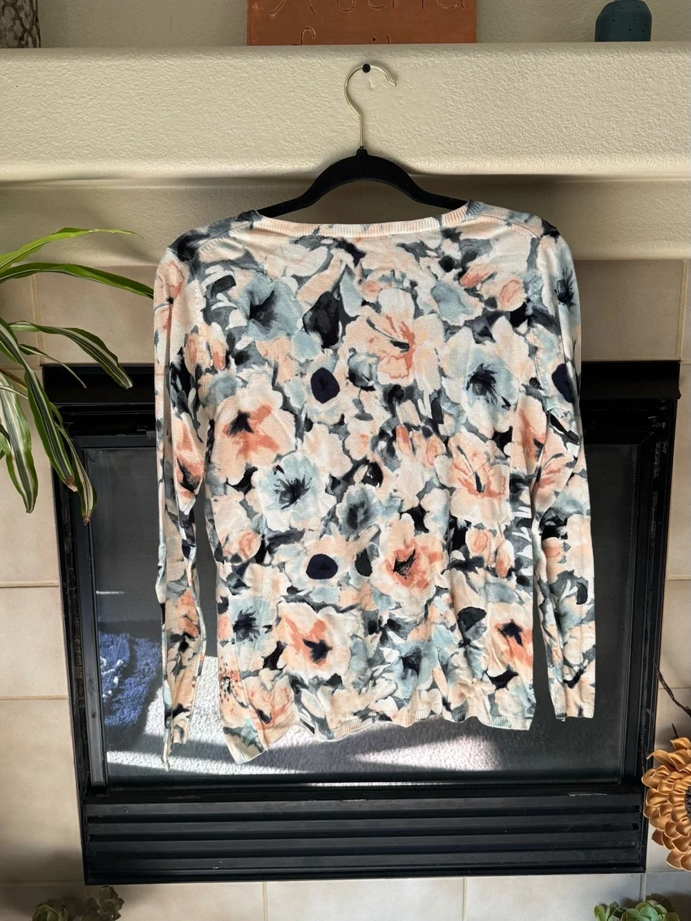 Carmen Marc Valvo Floral V-Neck Sweater in Blush, Navy & Cream